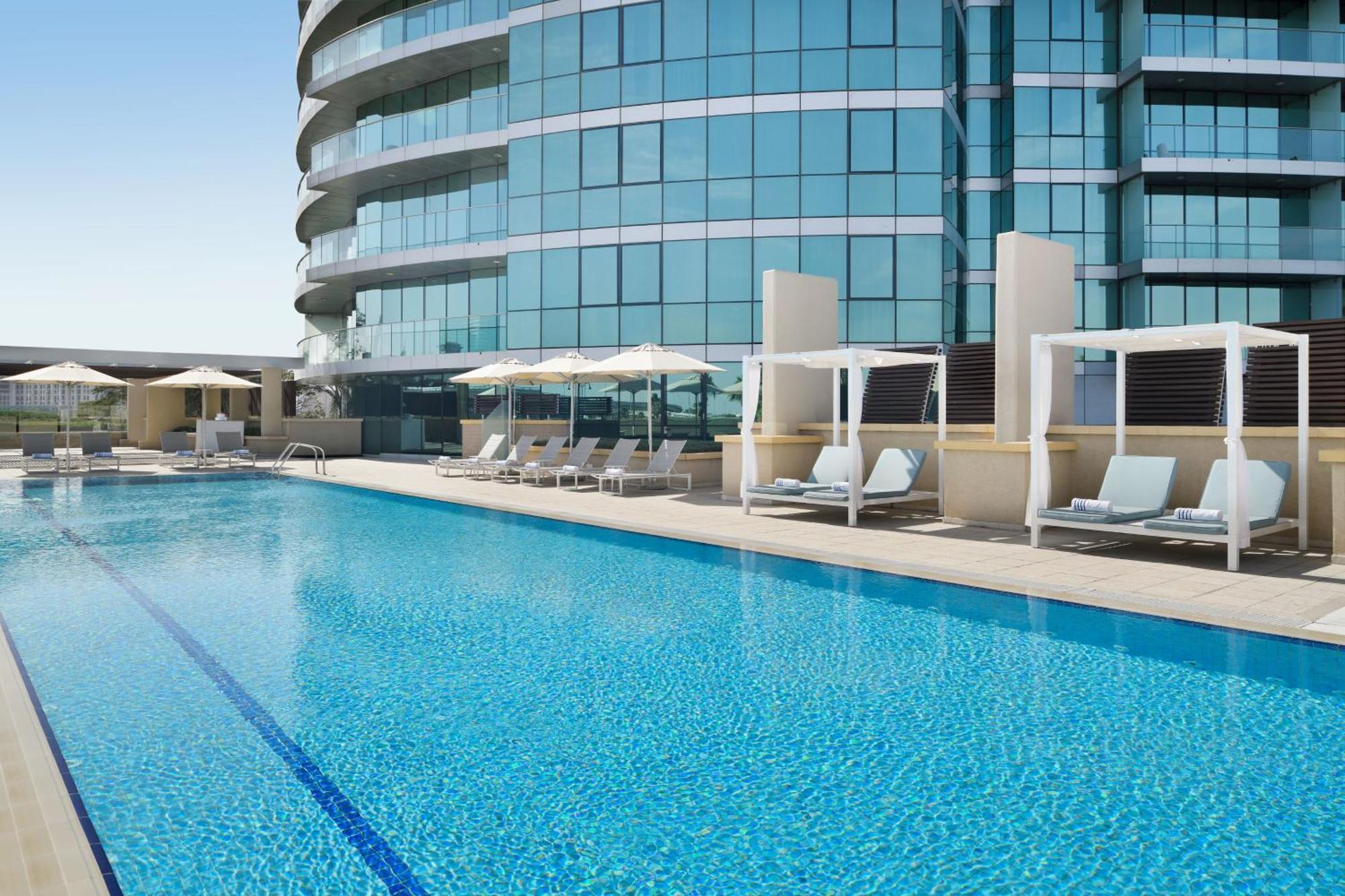 Intercontinental Residence Suites Dubai Festival City By Ihg Εξωτερικό φωτογραφία The swimming pool at the hotel