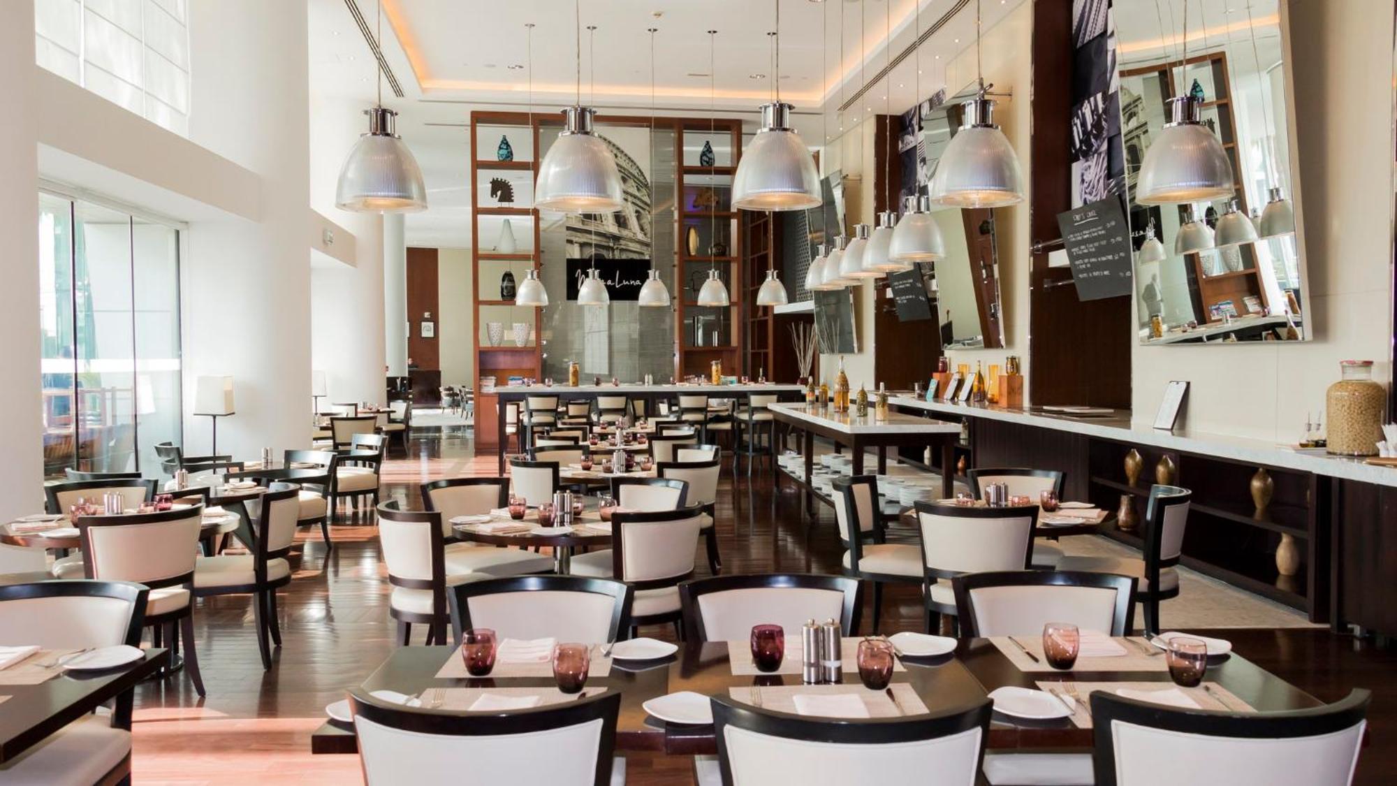 Intercontinental Residence Suites Dubai Festival City By Ihg Εξωτερικό φωτογραφία The interior of the restaurant