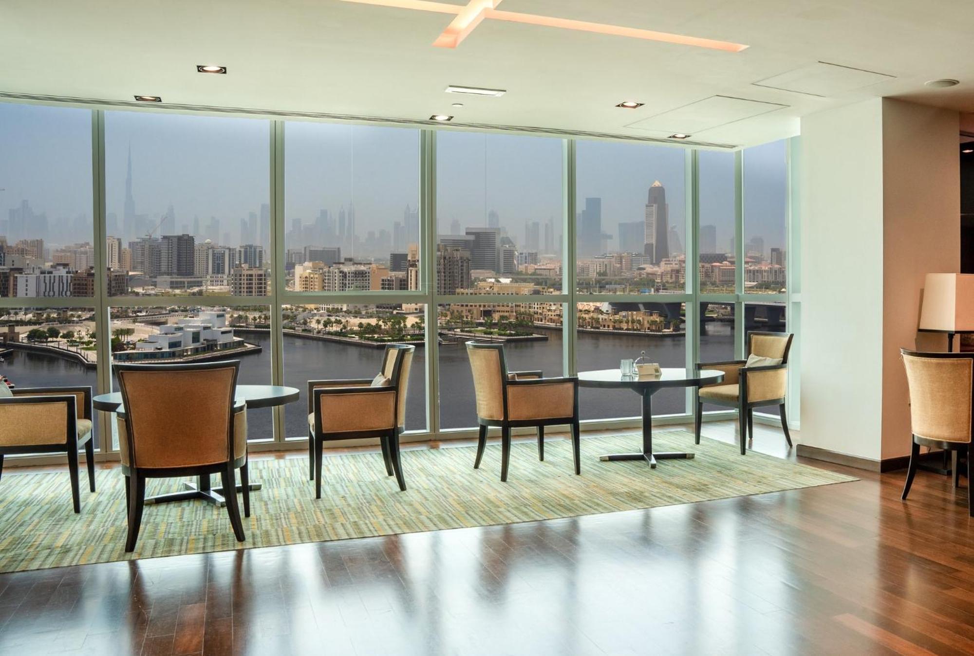 Intercontinental Residence Suites Dubai Festival City By Ihg Εξωτερικό φωτογραφία View from the lounge