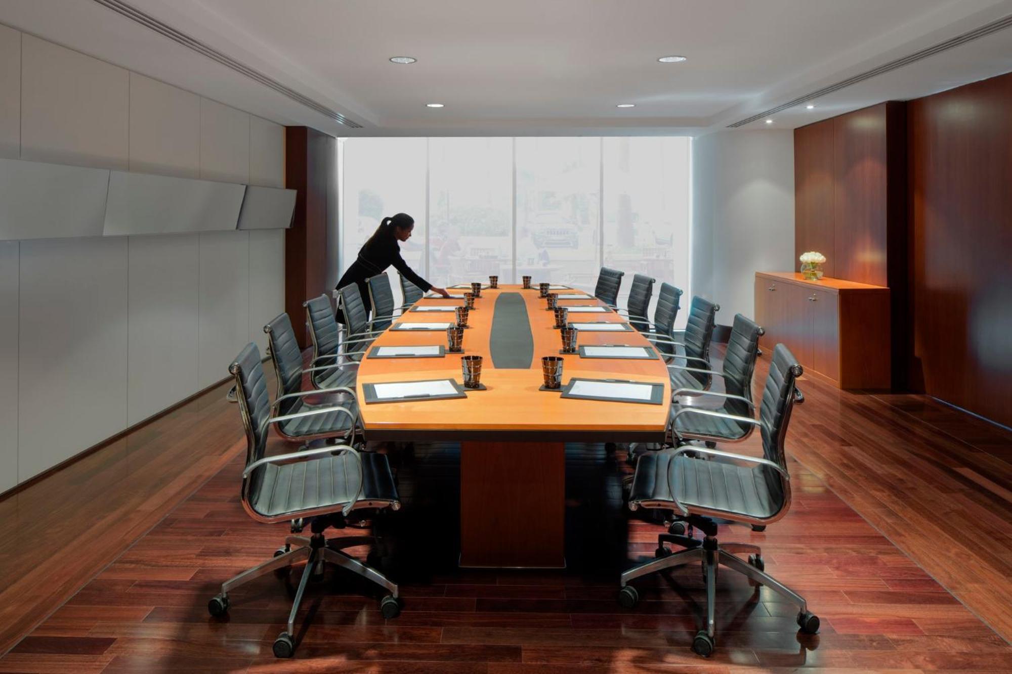 Intercontinental Residence Suites Dubai Festival City By Ihg Εξωτερικό φωτογραφία A meeting room at a hotel
